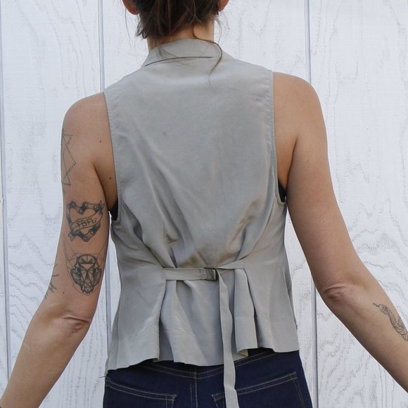 Grey Silk Vest - Picture 3 of 11